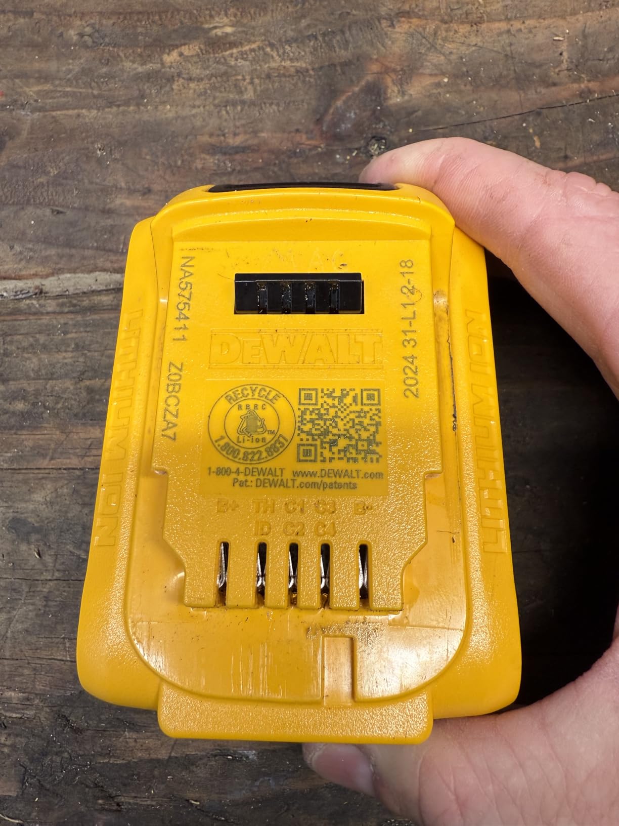 DEWALT 20V MAX Lithium-Ion 5.0 AH Battery (2-Pack) photo review