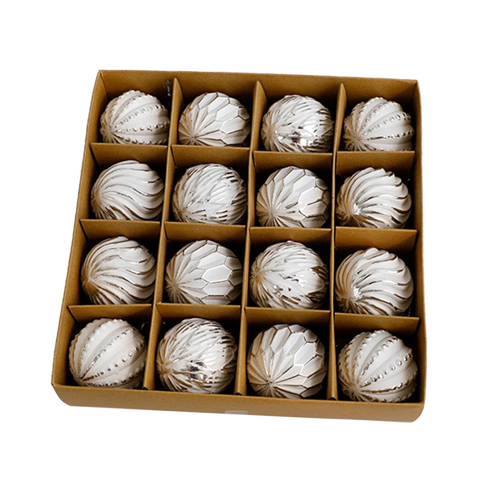 Boules de Noël pour réunions de famille et décoration intérieure argent
