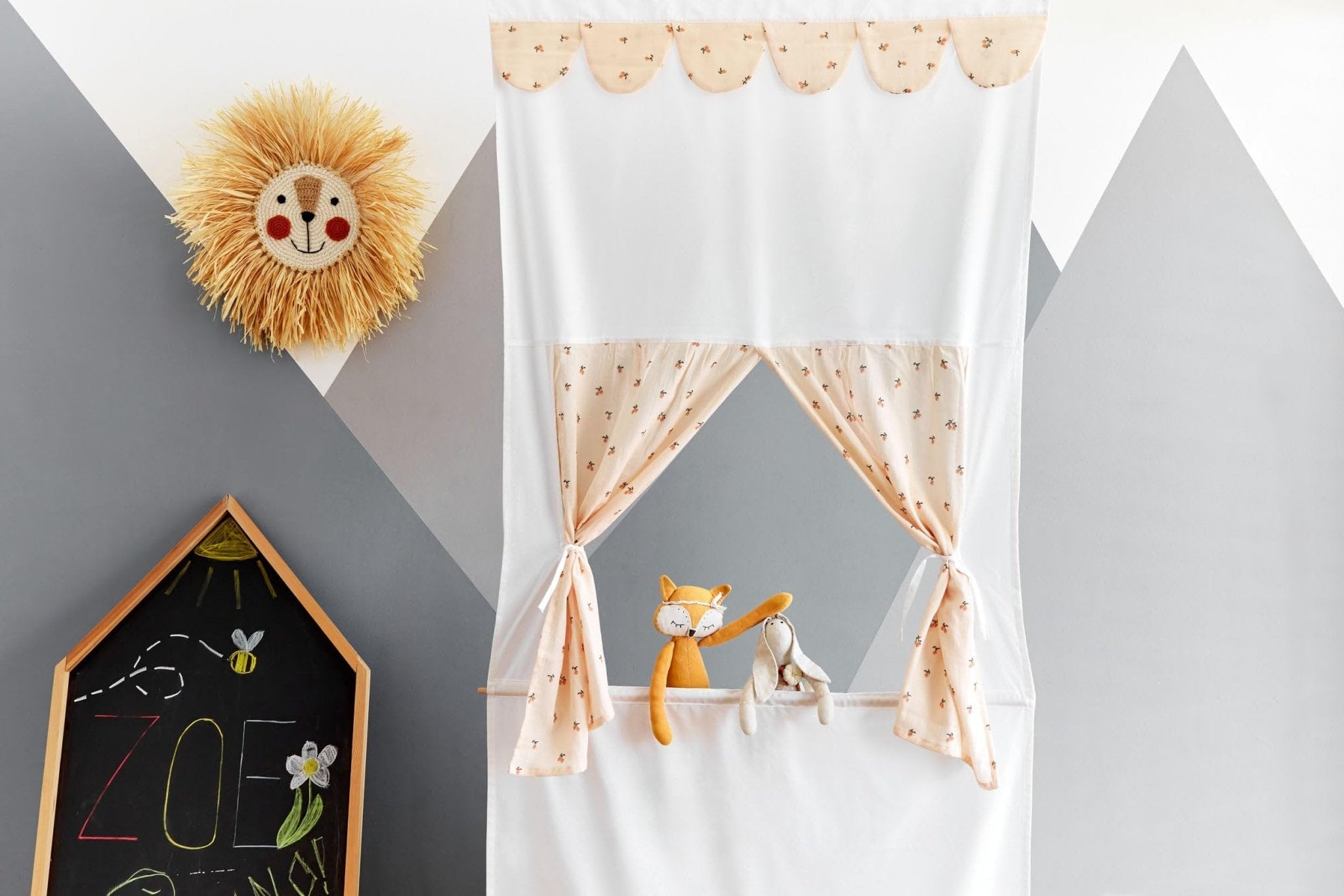 KraftKids Puppentheater Kasperletheater für Türrahmen, Wimpelgirlande und zurückbindbarer Vorhang, Musselin Kirschen aus 100% Baumwolle, 90 × 200 cm, handgefertigt EU