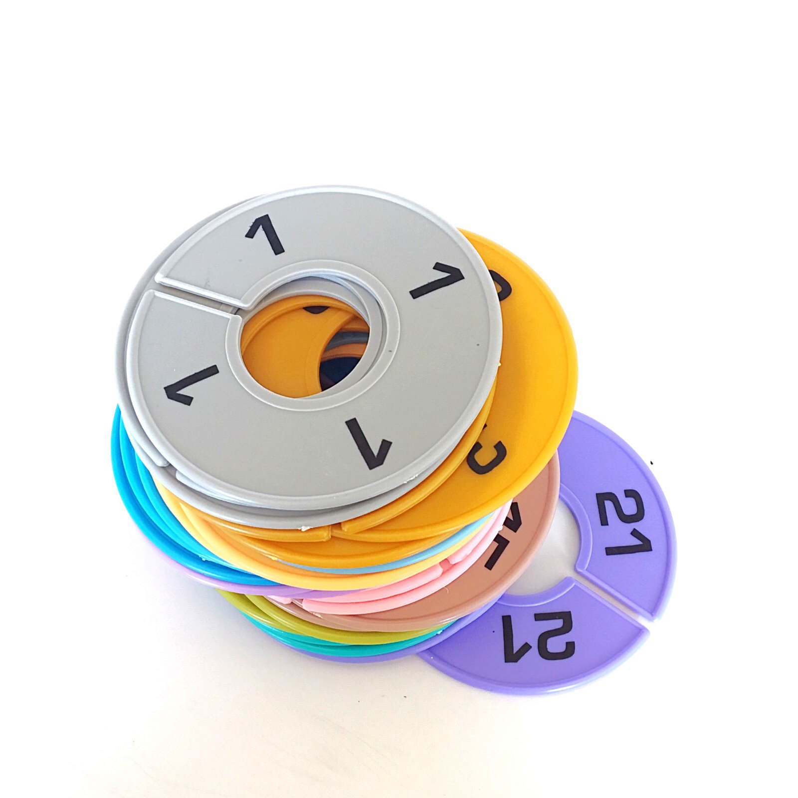 discount sizing Sets of Juniors Clothing Round Rack Size Dividers (Sizes 1-21 Odd) and Quantities Available (33, Multi)