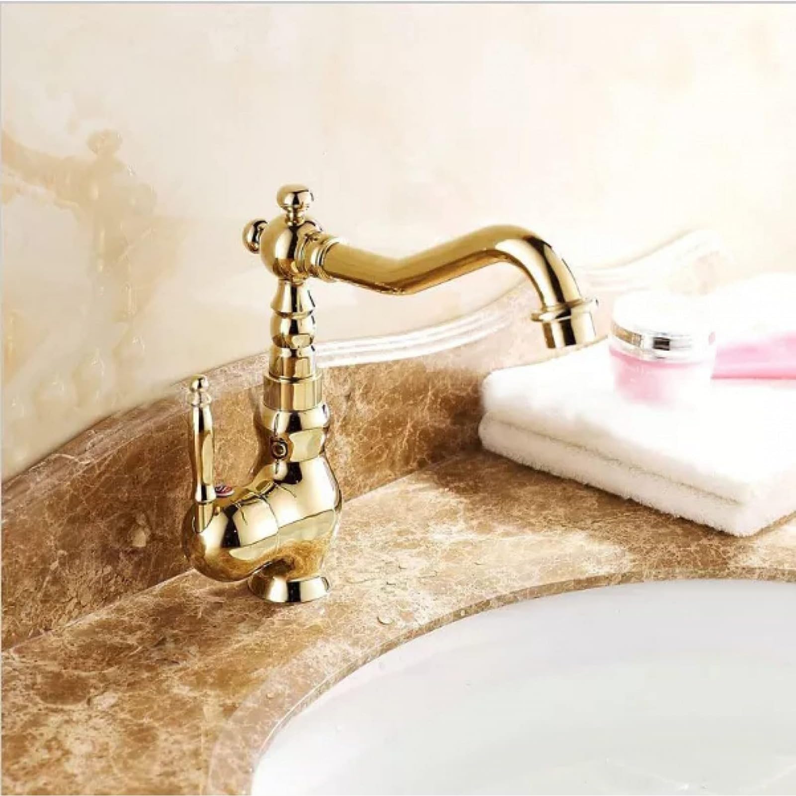Grifo de baño de latón montado en cubierta de una sola manija chapada en oro