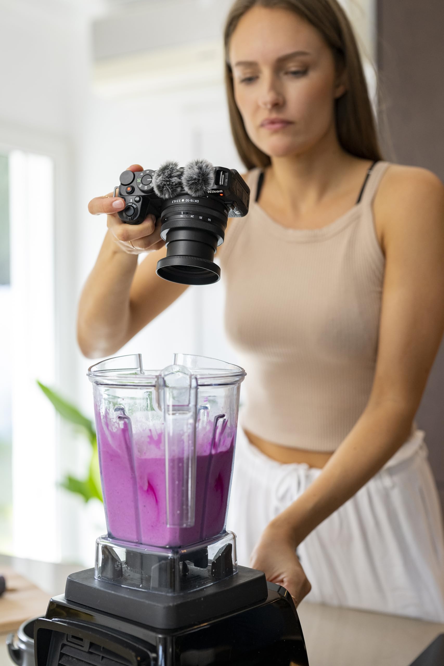 Nikon Z30 + Z DX 16-50+50-250 VR + Lexar SD 64GB 800x Fotocamera Mirrorless, CMOS DX 20.9 MP,LCD Angolazione Variabile,Registrazione fino a 125min, Video 4K,Nero, [Nital V.I.P.: 6 anni di garanzia]
