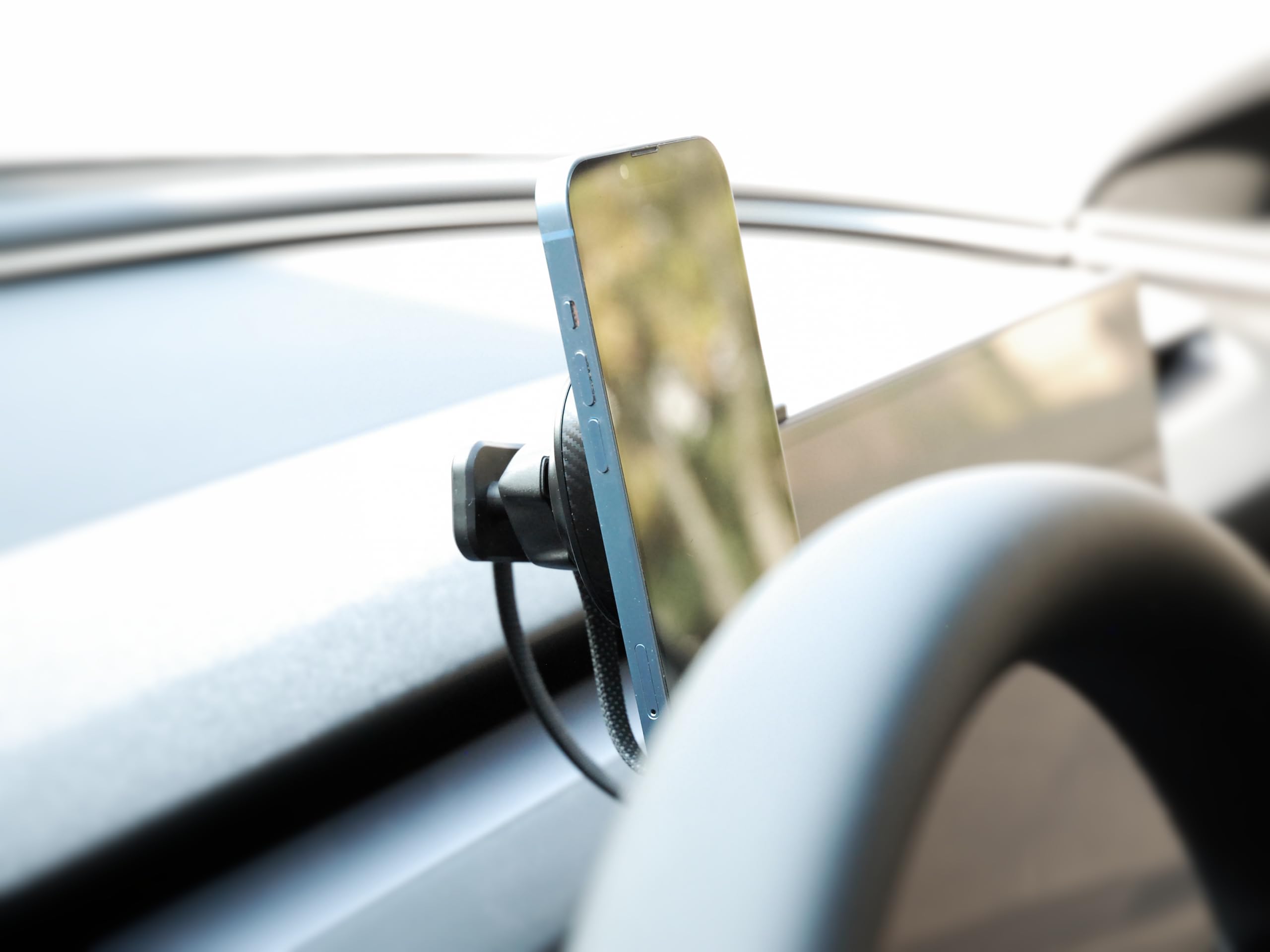 Supporto magnetico per cellulare con ricarica wireless per Tesla Model 3 Highland I 360° 15W Ricarica Rapida Wireless I Nero Magnetico Supporto Cellulare Compatibile con Tesla Auto