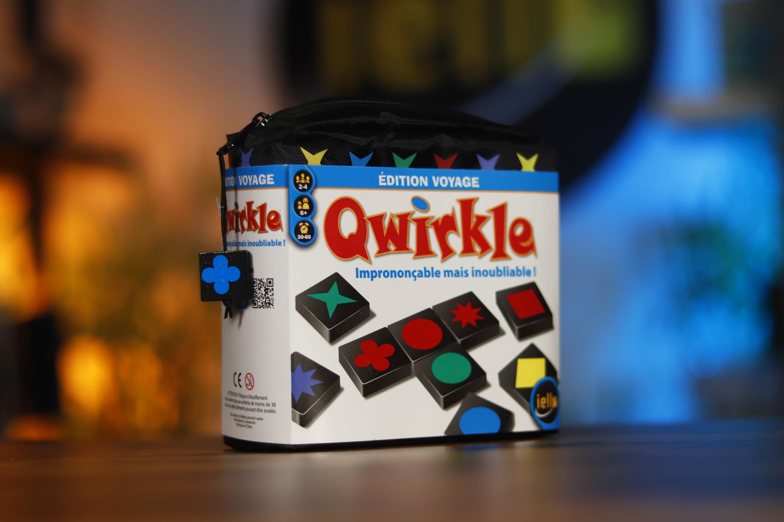 IELLO Qwirkle Voyage Jeu de Société Familial Compact Logique Stratégie Format Transportable 2-4 Joueurs 30 Min Dès 6 Ans