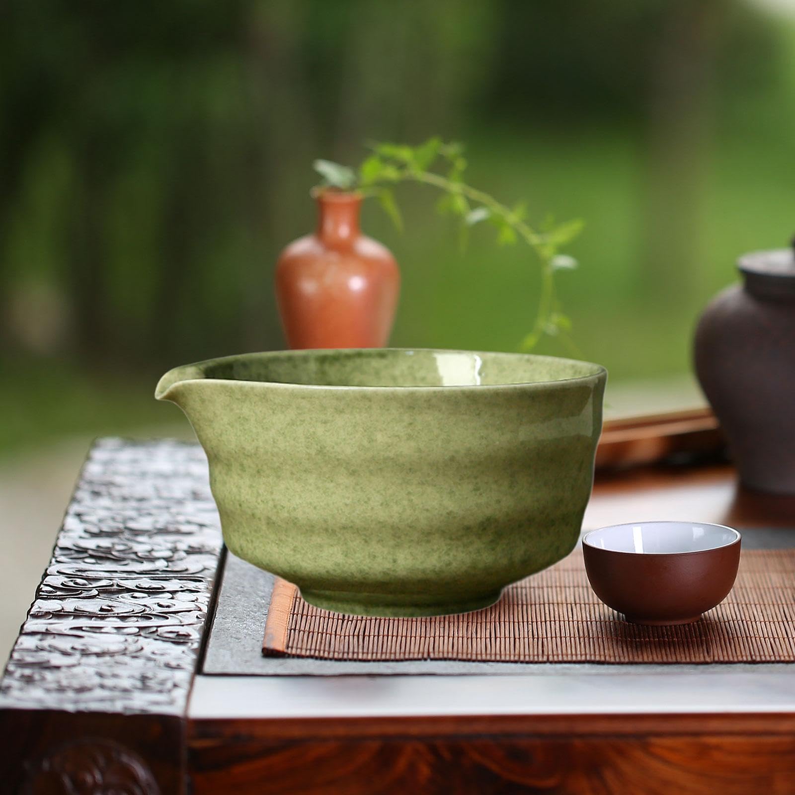 Matcha Schale Japanische Teeschale mit Ausguss Handgefertigte Porzellan Matcha Rührschüssel für Cremige Teezubereitung für Zuhause, Matcha Green