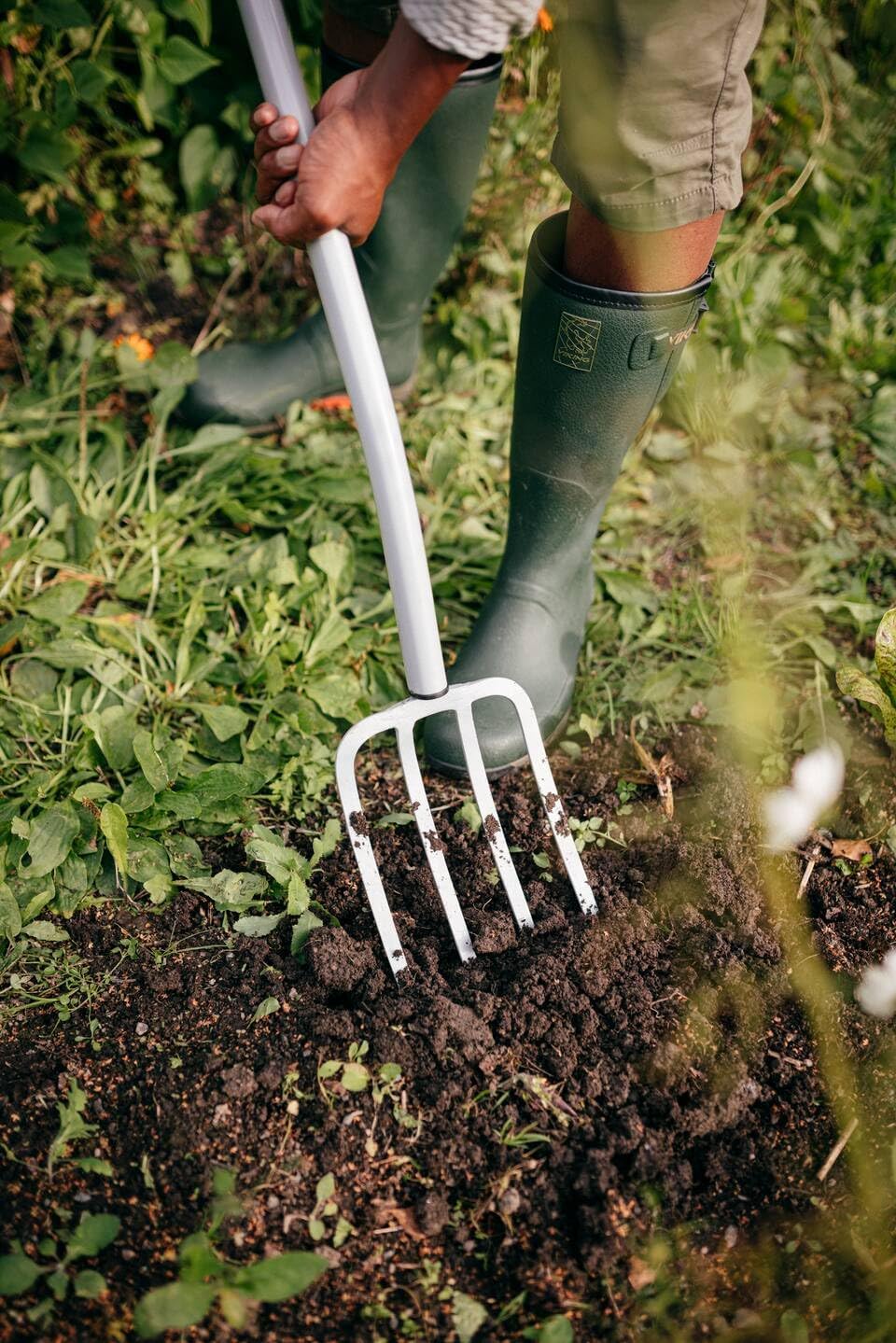 Fiskars Telescopic Spade Fork for Hard, Stony soils, with 4 tines, Length 1.10 m to 1.30 m, Boron Steel, Black/Silver, SmartFit, 1070717