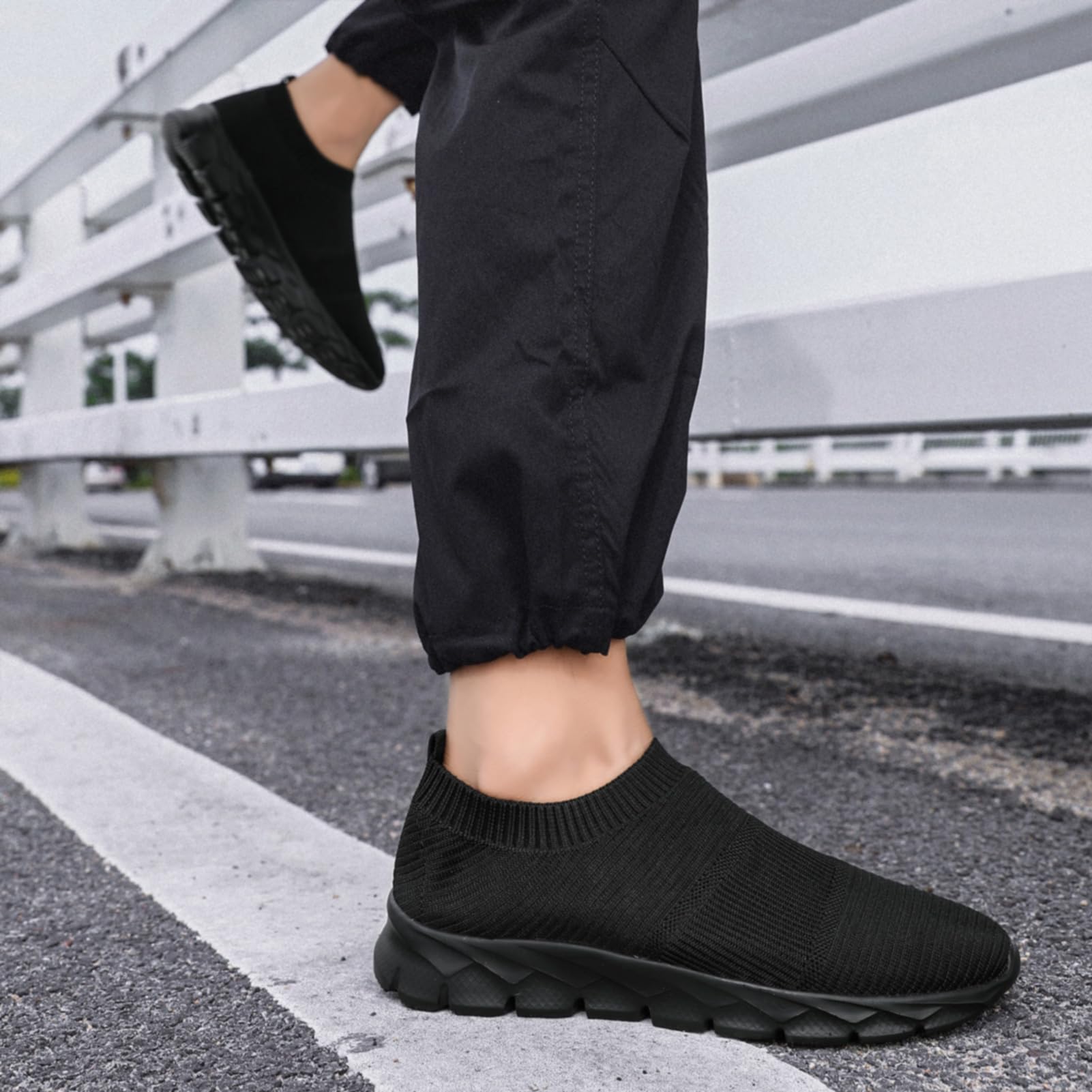 Scarpe Uomo Running Nero Palestra Sneakers Tennis Corsa Traspirante Comode Sportive Scarpe Slip on Leggero Camminata 43
