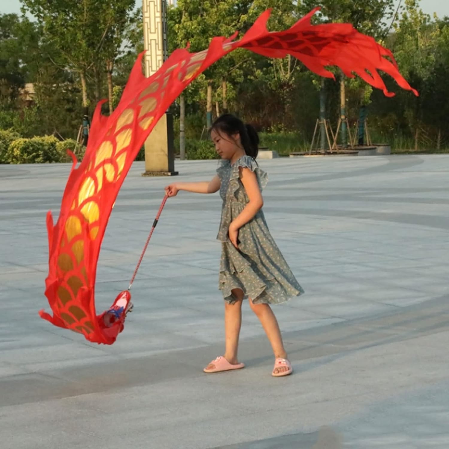 Drago Cinese per Feste Streamer Danza del Drago Cinese Lancio all'aperto Fitness Leone con Testa di e Corda in plastica realistica 3D Feste Cinesi in Italia(Rot)
