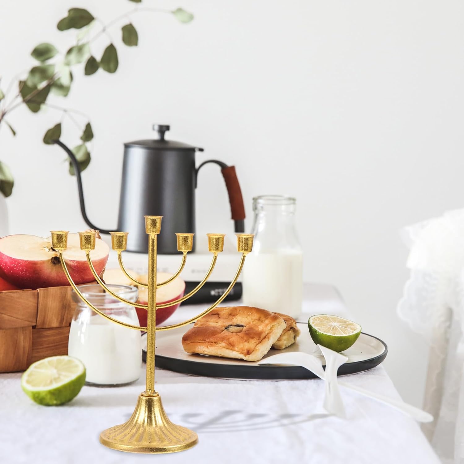 Hanukkah 7-Branch Menorah Candle Holder Vintage Metal Candlestick for Dining Table Decor Jewish Festival Ornament Desktop Decorative Stand