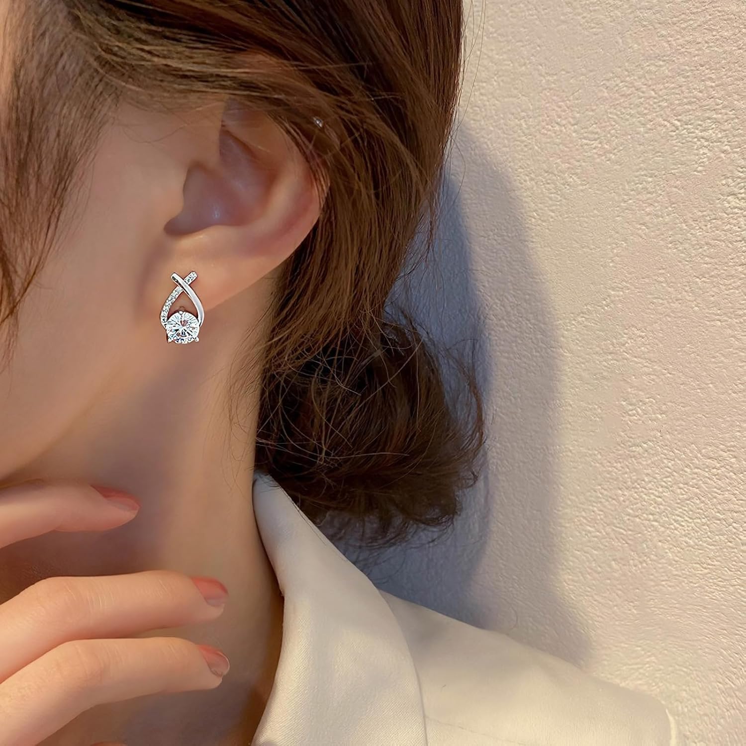 Moissanite Stud Earrings, 925 Sterling Silver Lab Grown Solitaire Moissanite Diamond Studs Round Cut D Color VVS1 Clarity Simulated Diamond Earrings for Women Men Wedding Party Holidays Casual Jewelry - Image 8