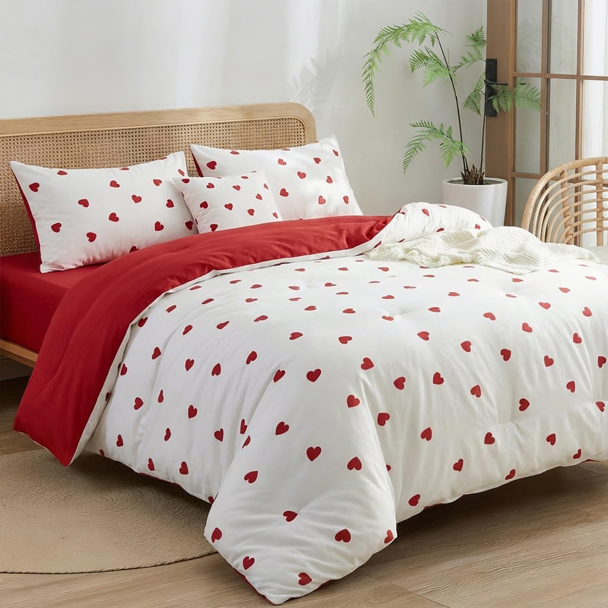 Heart Comforter Set Queen 3 Pieces Romantic Girls Cute Bedding Set, Red Love Heart Pattern, Modern Aesthetic Comforter with 2 Pillowcases 100% Microfibre White