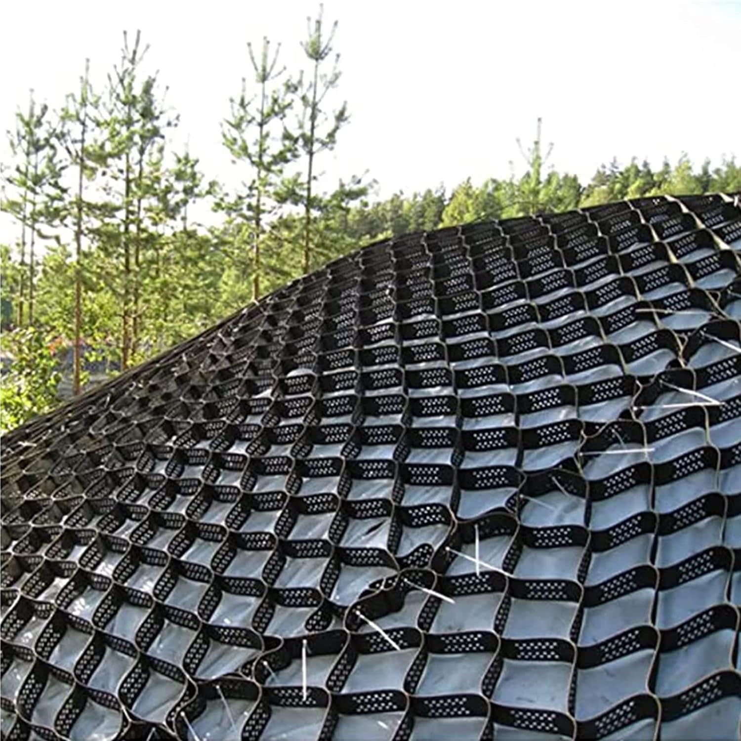 Géogrille paysagère stabilisateur de gravier pour flanc de colline