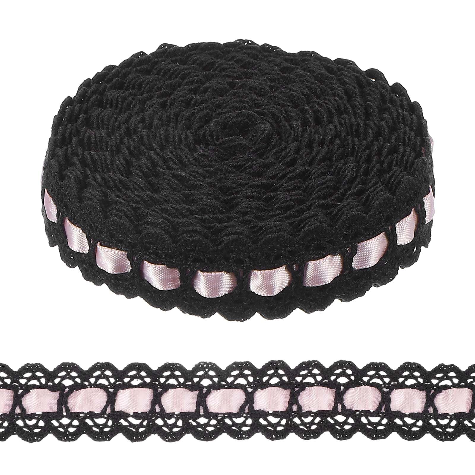 Dentelle à oeillets pour réparer un ourlet usé ou embellir une robe noire