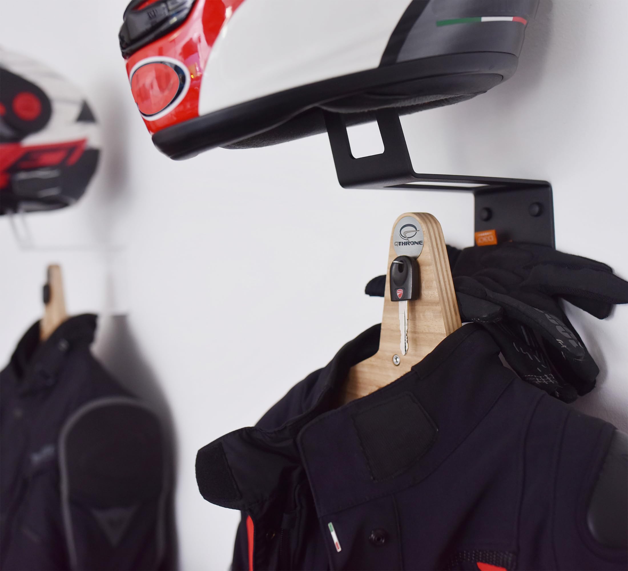 Supporto per casco, motorcycle helmet hanger, Helmet Holder black, wood helmet rack