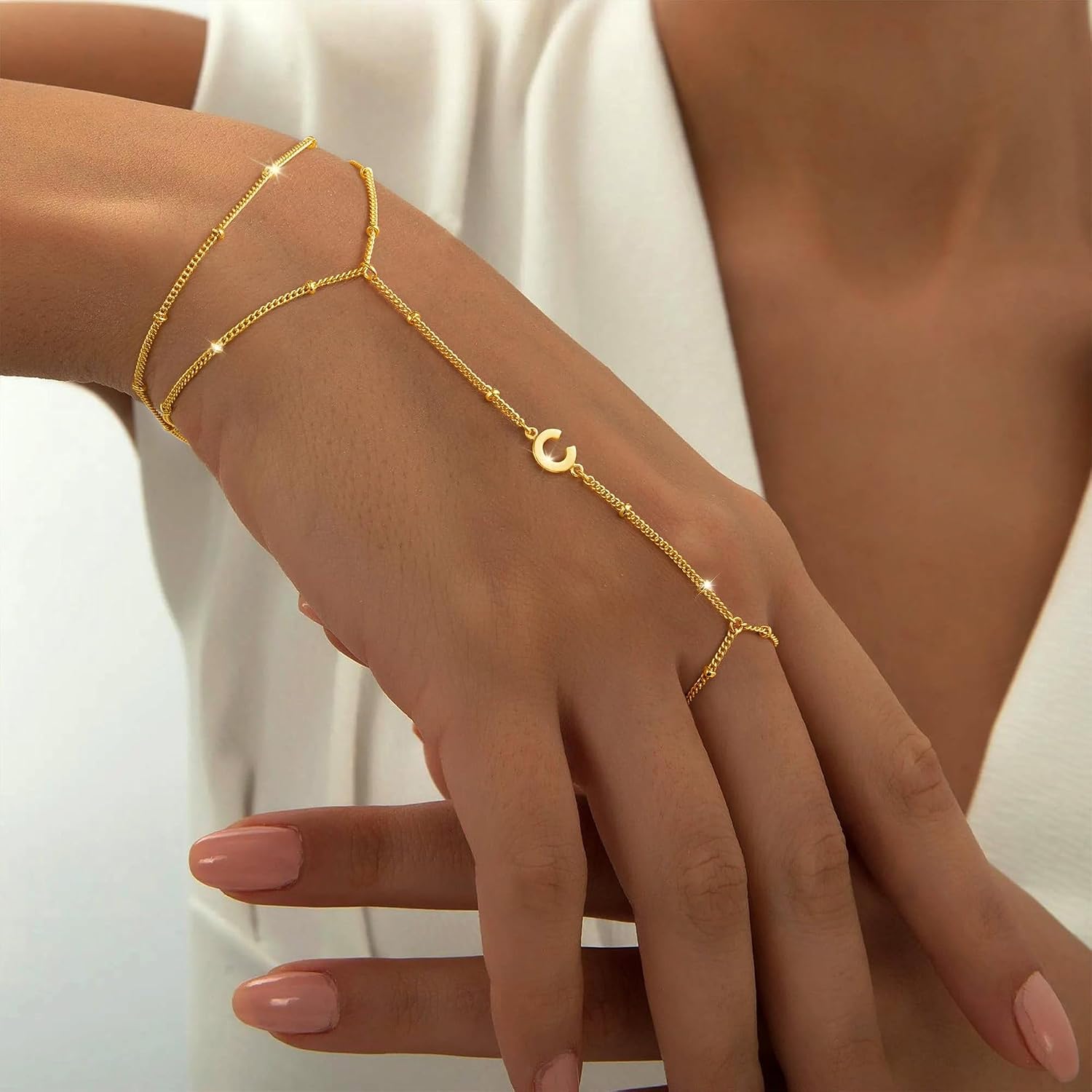Gold Initial Hand Chain Bracelet Trendy Dainty Letter A Finger Chain Gold Plated A-Z Charm Bracelet for Women Men Stylish Jewelry Gift
