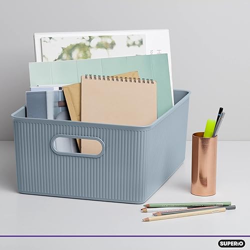 Miniatura 4 de Superio Ribbed Collection - Canastas organizadoras de plástico decorativas abiertas para el hogar, grandes cajas azules (1 unidad) para organizar
