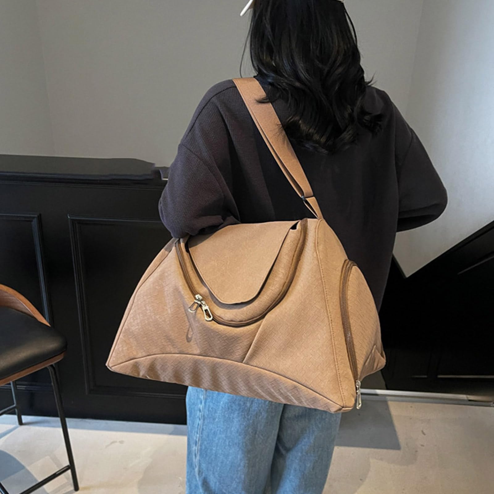 Borsone da palestra leggero e resistente all ' acqua con sezioni dedicate per bagnato/asciutto e borsa sportiva con tracolla regolabile con separazione bagnato/asciutto