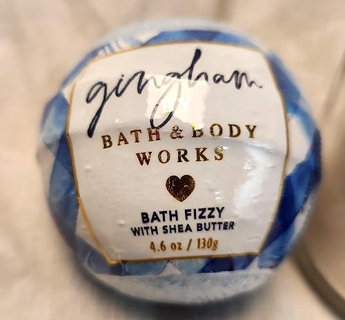 Miniatura 3 de Bath and Body Single Wick Candle Bundle - Gingham - 2 pc Bundle - 7 oz Single Wick Candle and Bath Fizzy (Bath Bomb) Gift Set Bundle