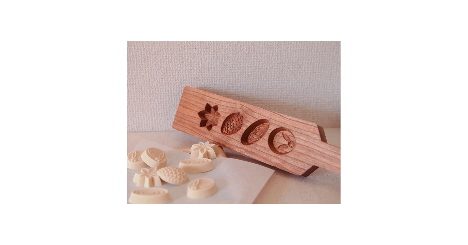 のん 盆 団扇 うちわ 干菓子盆 木製 若松金彩 茶道具 4枚 のん 盆 団扇 うちわ 干菓子盆 木製 若松金彩 茶道具 4枚 のん様