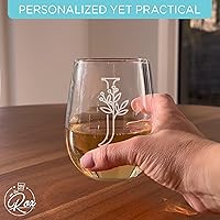 Vista 5 de On The Rox Drinks Regalos con monograma para mujeres y hombres – Letra A-Z inicial grabada monograma sin tallo, copa de vino – Regalos de vino