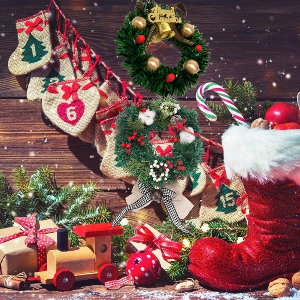 VOSAREA 8 Pezzi portacandele Natalizi votivi con Jingle Bell Bacche Mini Anelli Corona per Natale, Colonna portacandele Vacanze, Cena, centrotavola, Decorazione 6 cm
