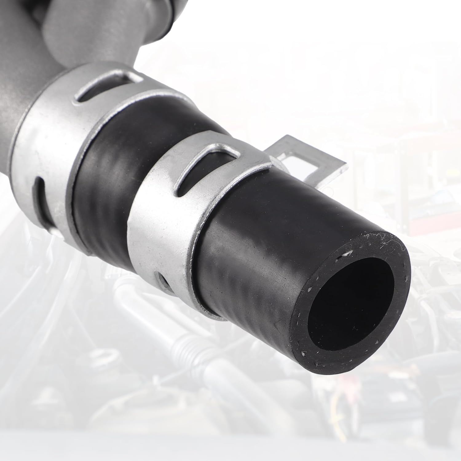 Engine Heater Hose Assembly No.15792822 Radiator Tank Heater Hose for Chevrolet Suburban 1500 2000-2006 Rubber Black