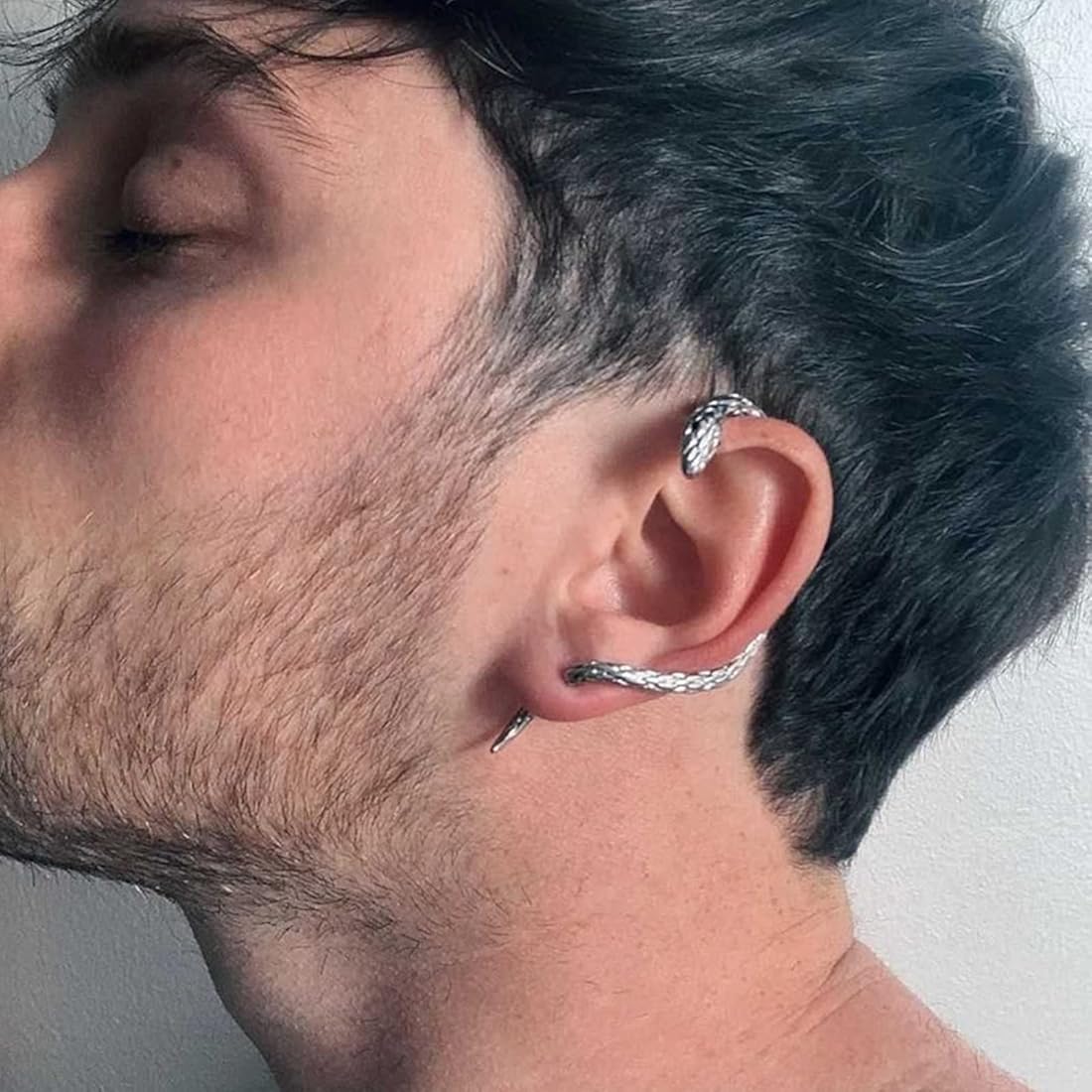 Discover 76+ earring in left ear man latest 3tdesign.edu.vn