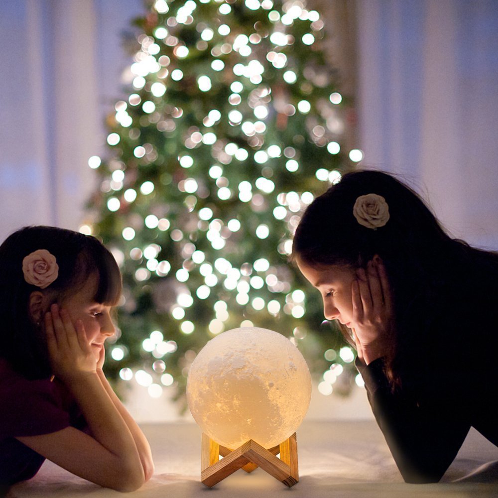 Morbuy LED Noche Proyección 3D Luna, Lámpara de Noche Realista 3D Impresión Recargable Control táctil Luminosidad Dos Tonos con Estante de Madera (20cm /7.87inch)