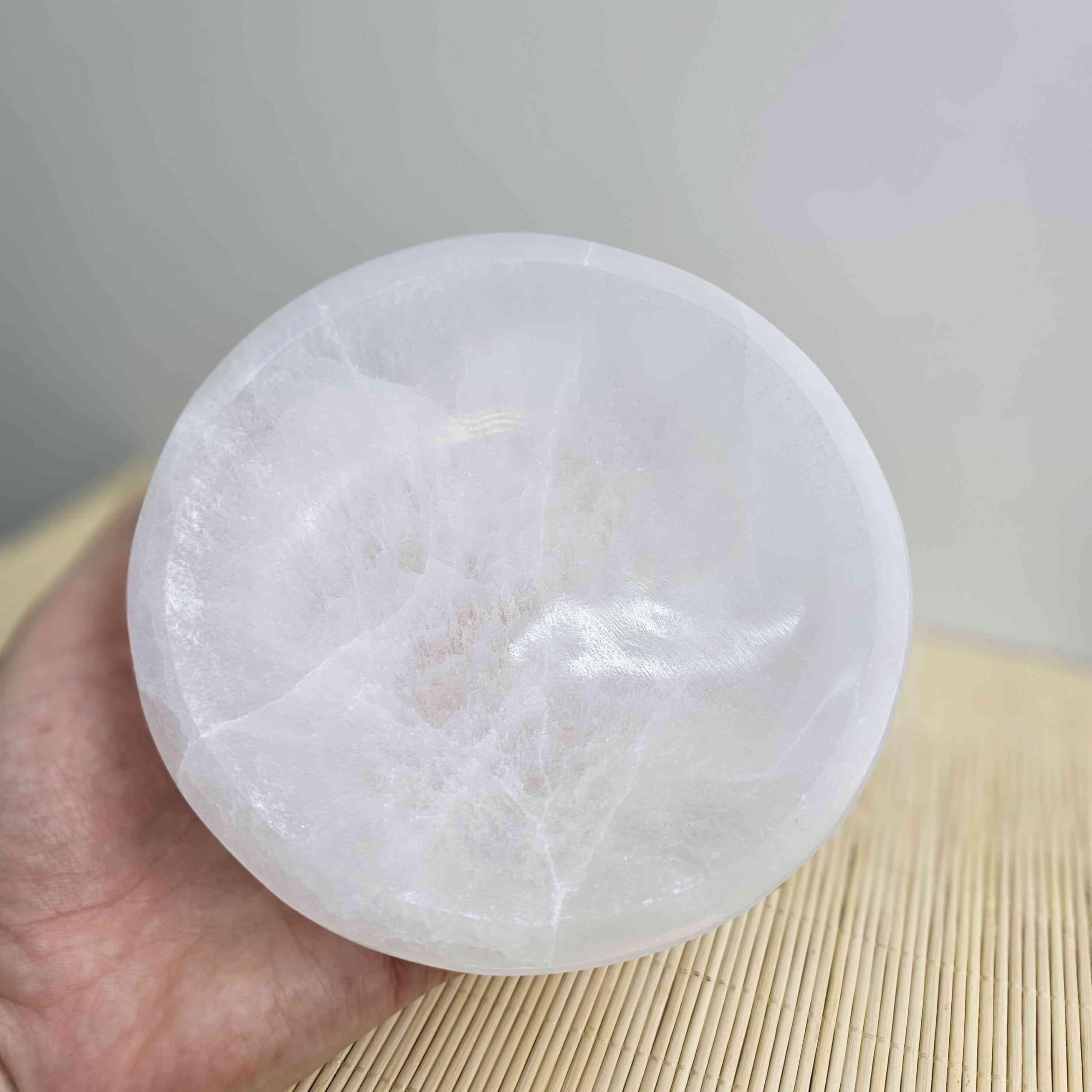 NKlaus Ciotola di selenite 14 x 4 cm – Ciotola di ricarica naturale per pietre preziose, gioielli e cristalli, ideale per la pulizia dell'energia e decorazione spirituale
