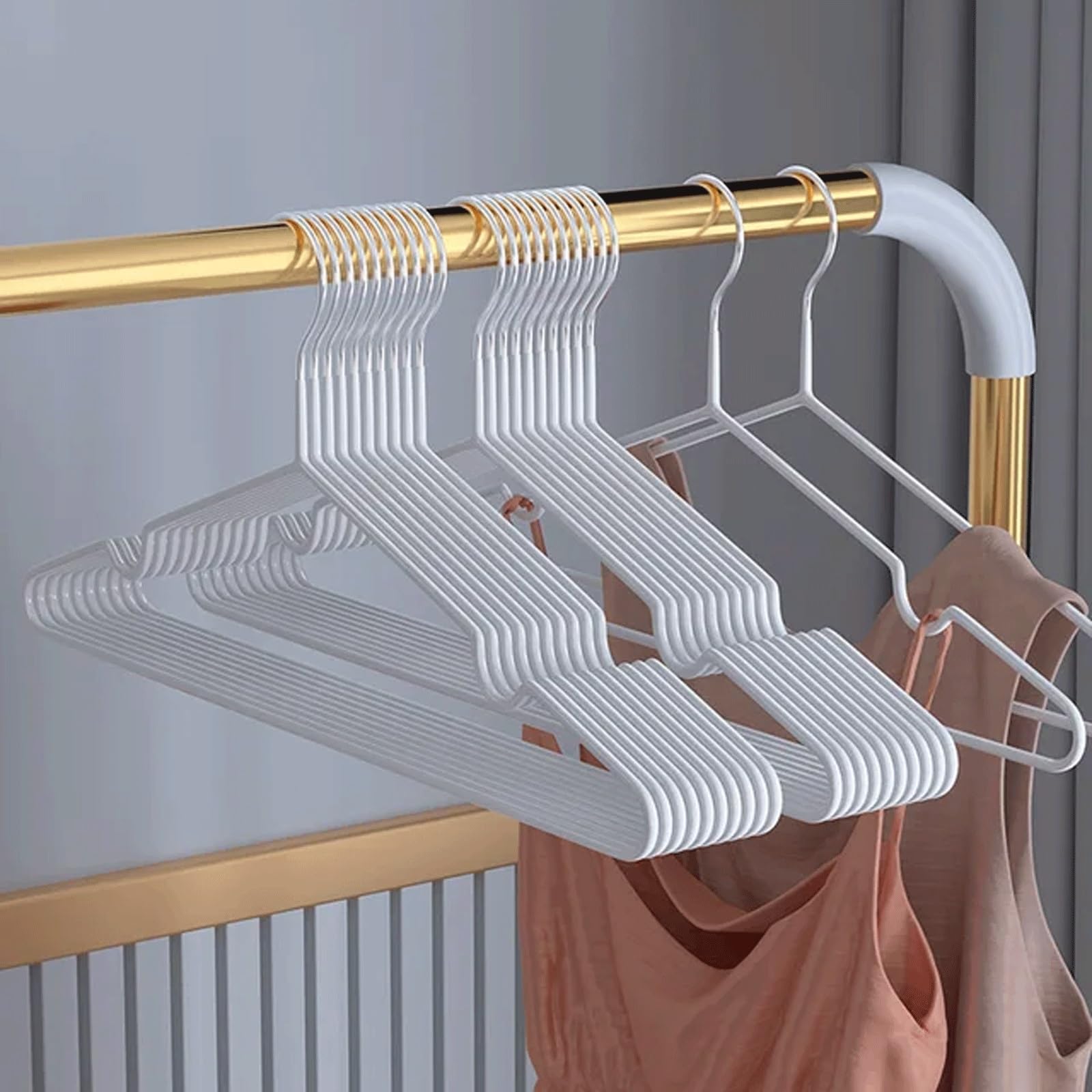 Non Slip Household Clothes Hanger, Curved Design Plastic Wide Shoulder Semi-circular Clothes Hanger, Seamless Hanging, Sturdy And Durable, Lightweight And Space Saving Wardrobe Clothes Hanger(Color3,3