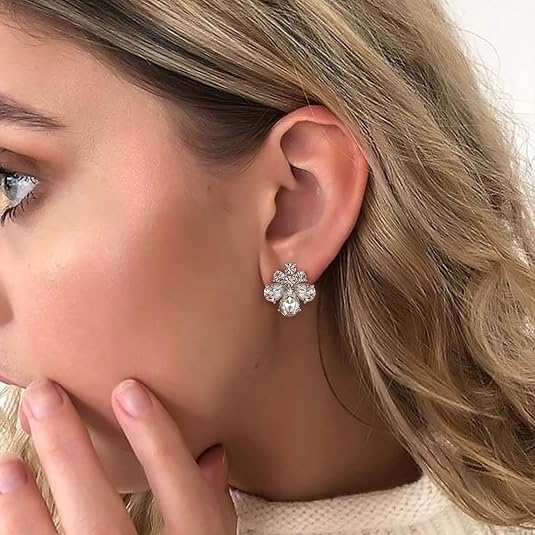EVER FAITH Strass-Ohrringe Mit Blumen-Design – Klar & Silberfarben, Ideal Für Hochzeit, Ball Oder Als Geschenk