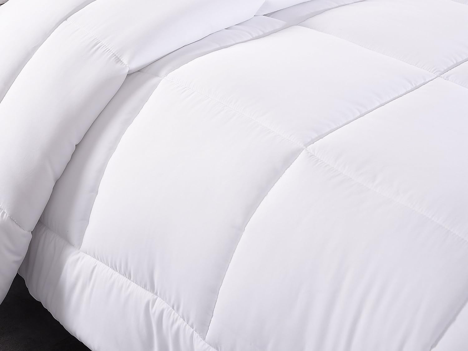 Ghooss White Queen Soft Thick Quilt Down Alternative Comforter with Corner Tabs,Luxury Reversible Duvet Insert for All Season,88 x 88 Inches