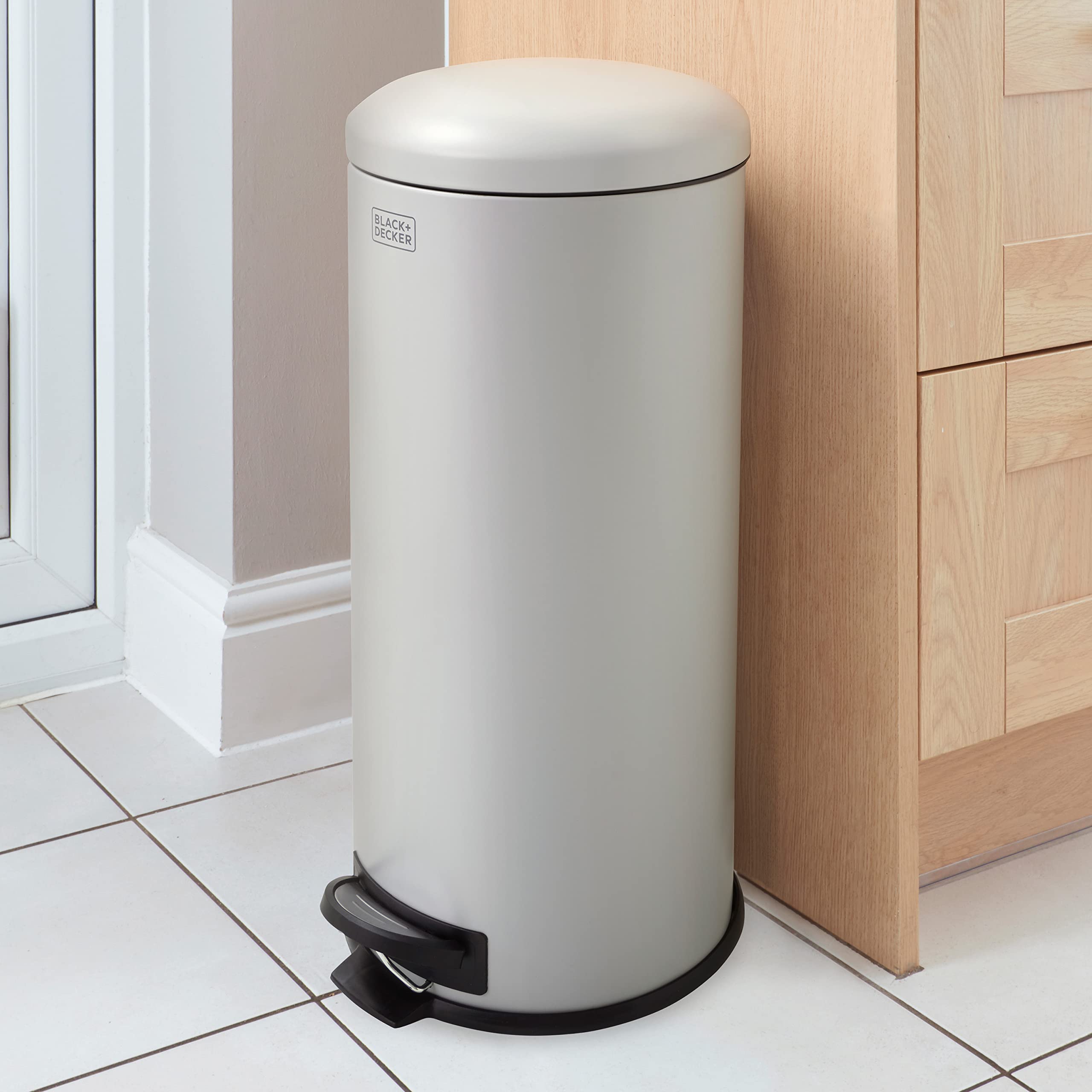 BLACK+DECKER 30 Litre Dome Kitchen Indoor Rubbish and Waste Pedal Bin with Soft Close Lid/Steel (Grey)