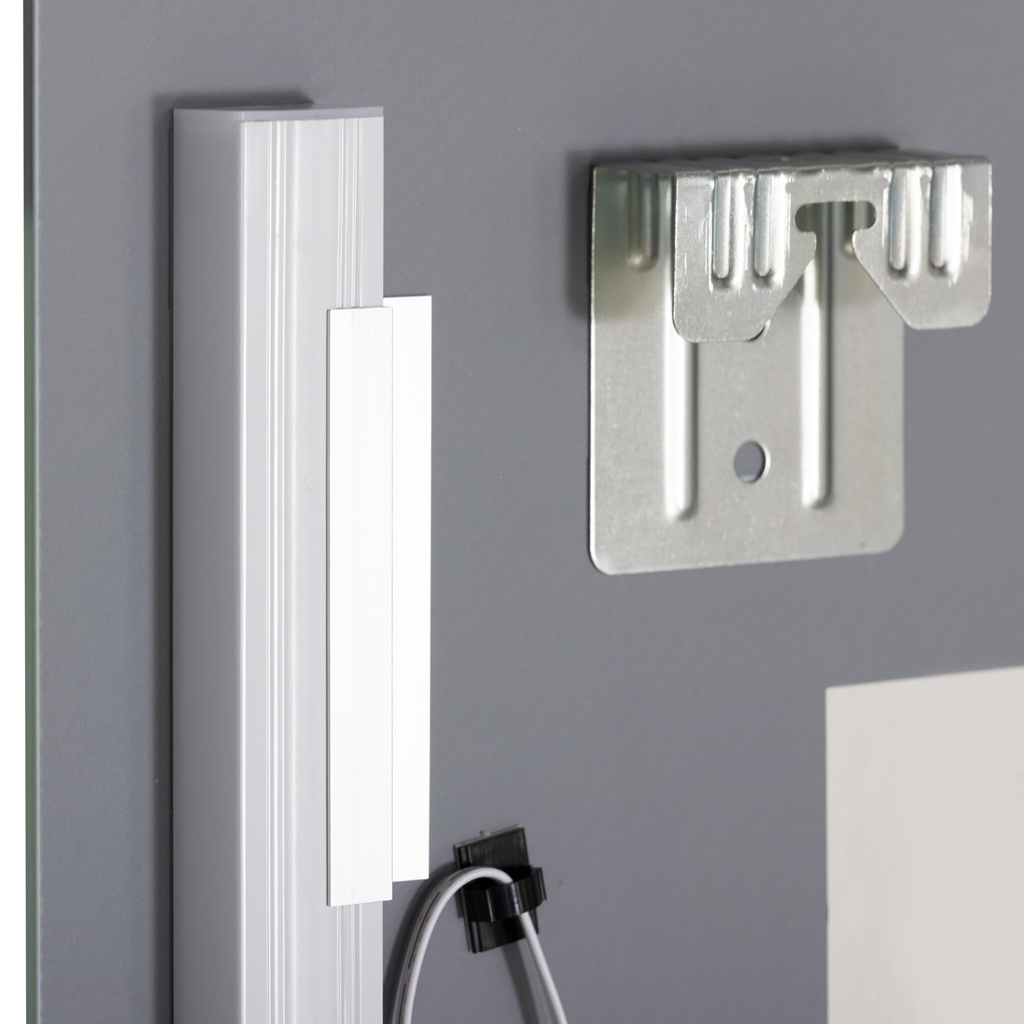 kleankin Badspiegel mit Beleuchtung 50 x 70 cm LED Touchschalter Silber