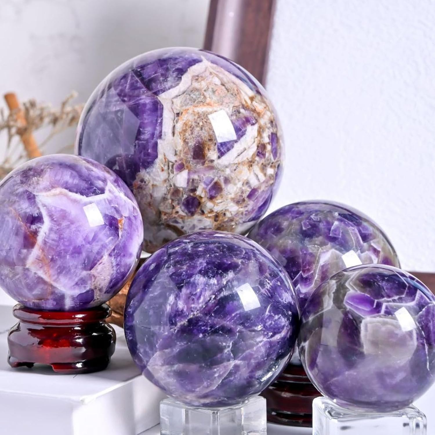 Round Crystals Decorative Sphere,Dream Amethyst Crystal Balls,Polished Purple Crystal Gemstone Ball Gift Home Decor Divination Yoga,7~7.5cm