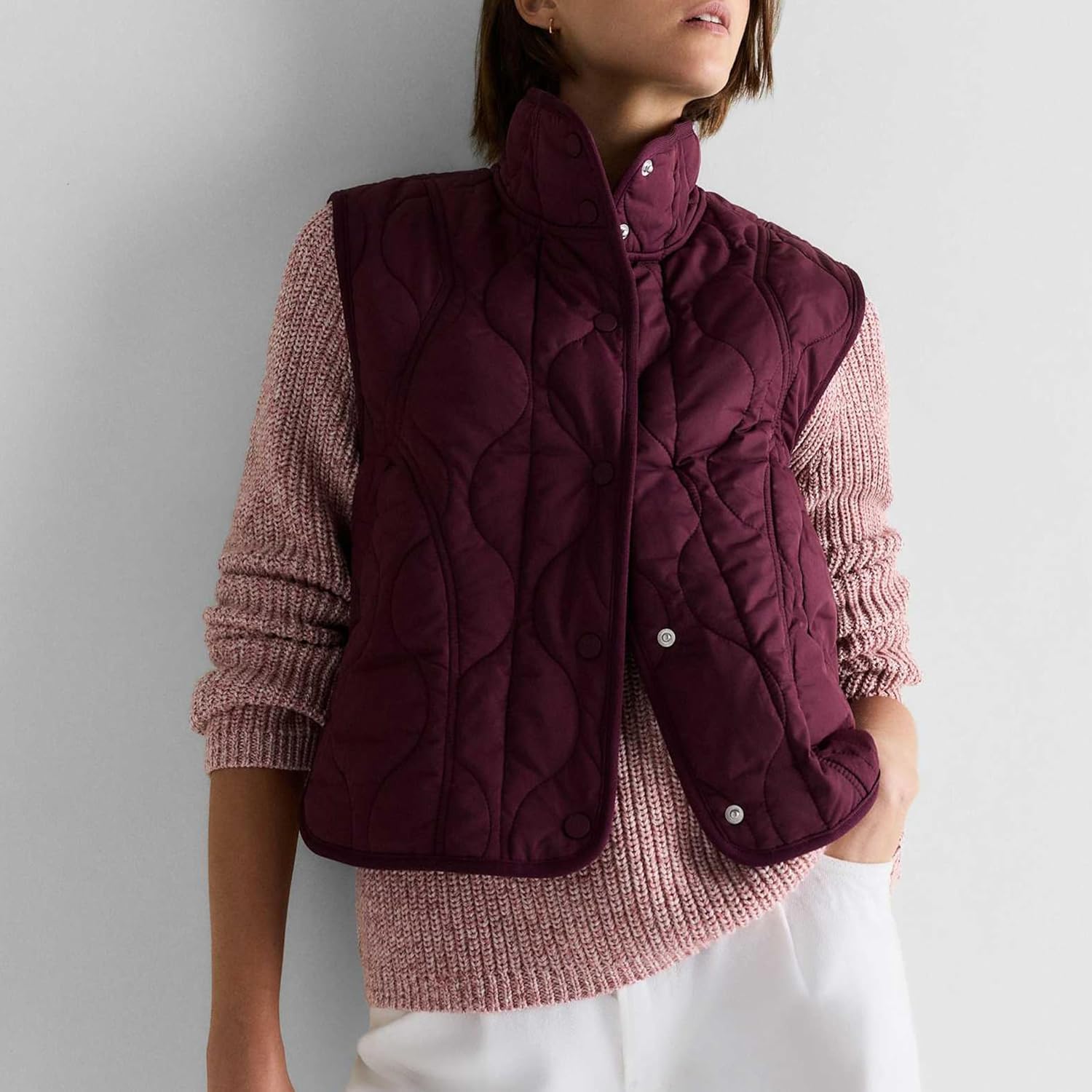 Cropped Puffer Vests for Women Stand Collar Button Down Sleeveless Jacket Winter Featherless Quilted Puffer Vest