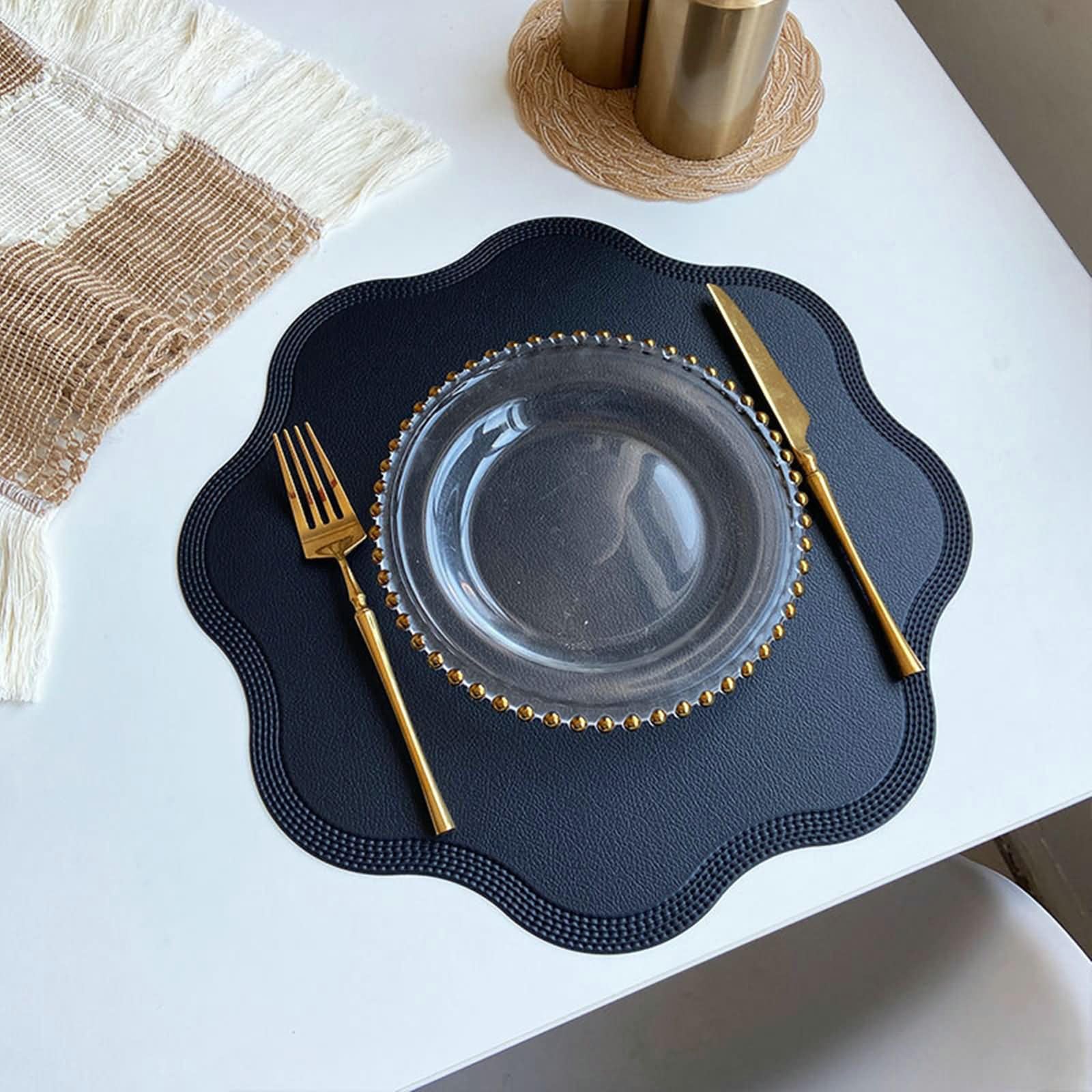 Tovagliette Tavolo Ristorante 8 Pezzi, 38 CM Nero Tovaglietta Forma Geometrica Cucina Antiscivolo PVC, Tinta Unita con Bordi Floreali