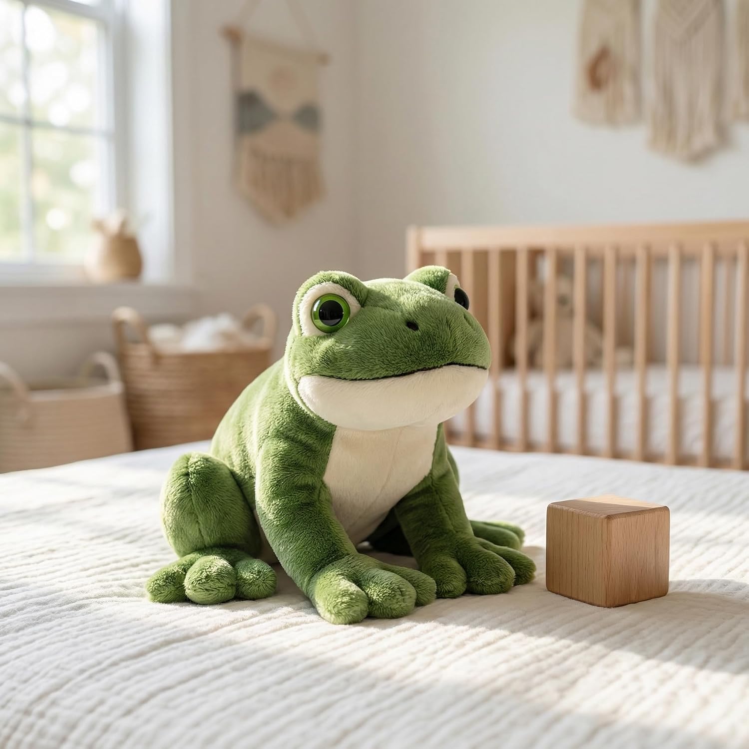 Tiny Heart Cute Green Frog Plush Toy, 6.2 Inch Realistic Small Frog Kawaii Lifelike Super Soft Plush Stuffed Animal Figure for Every Occasion and Age Kids Boys and Girls Gift Home Decor
