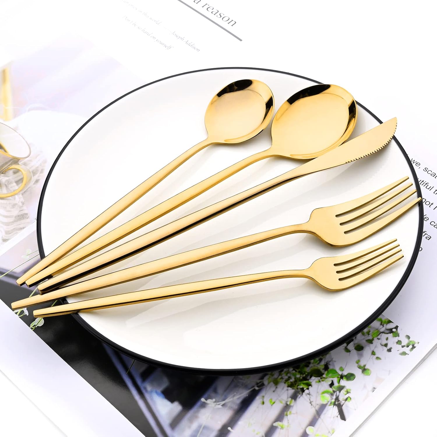 30Pcs Gold Simplicity Mirror Finished Cutlery Set, 18/0 Stainless Steel Daily Use Silverware Kitchen Home Restaurant Party Dessert Flatware Set Include Knife/Fork/Spoon, Service For 6