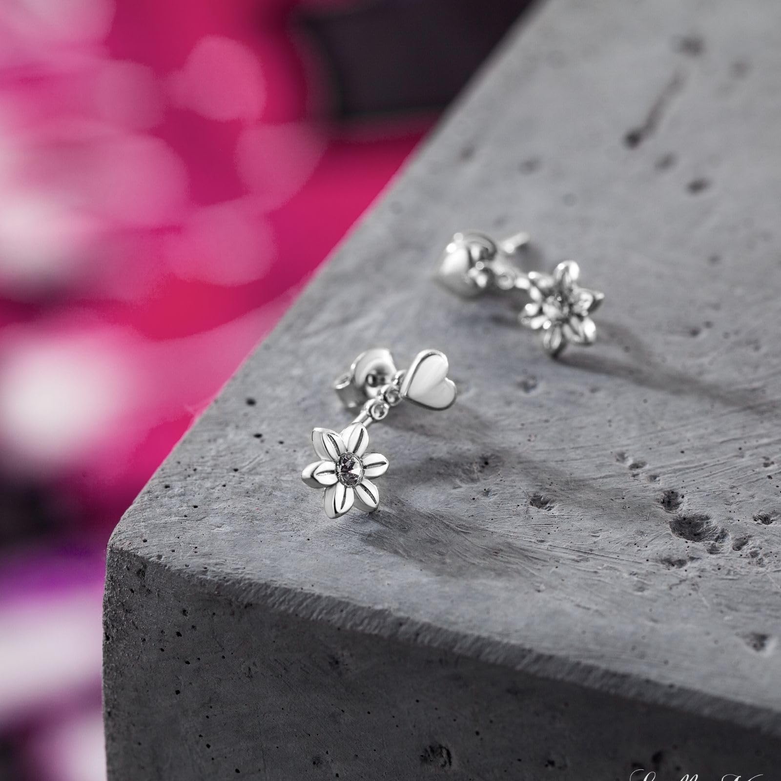 Pendientes De Mujer En Plata De Ley 925 Con Motivo De Corazón Y Flor