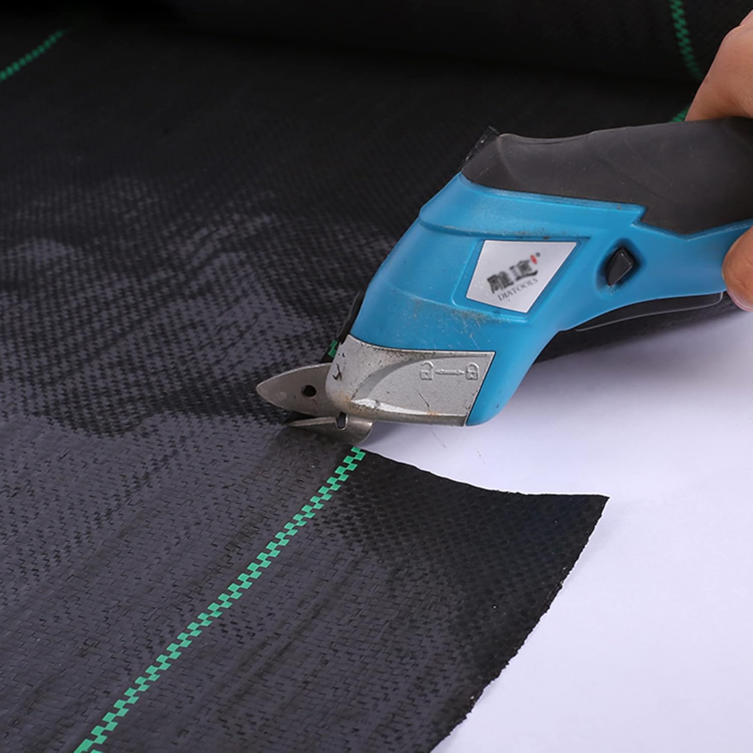 Landscape Fabric Weed Barrier, Heavy-Duty Weed Block Gardening Mat Weed Control Ground Cover for Flower Bed, Mulch/Black / 0.4X200m