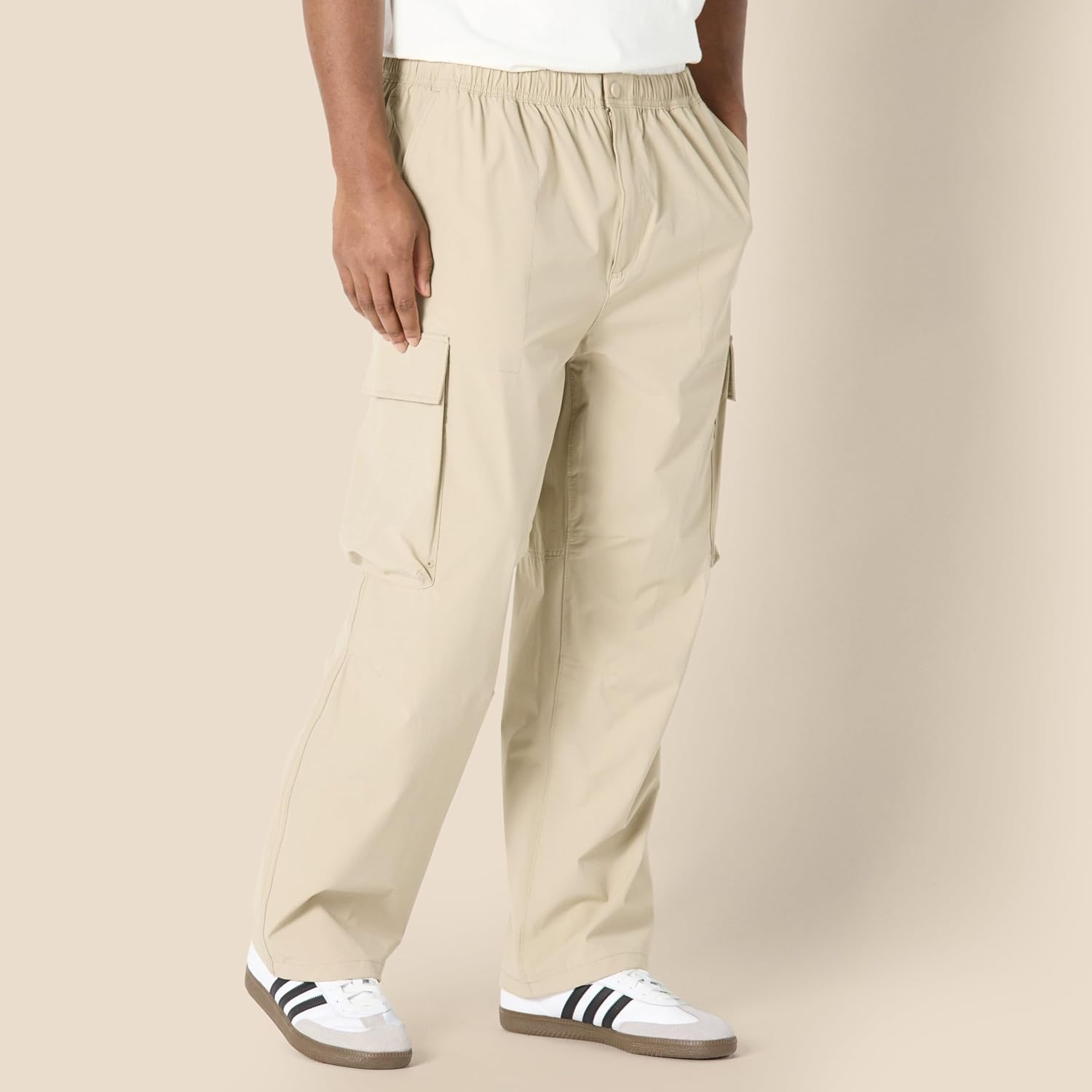 Amazon Essentials Men's Loose-Fit Lightweight Stretch Parachute Pant - Image 3