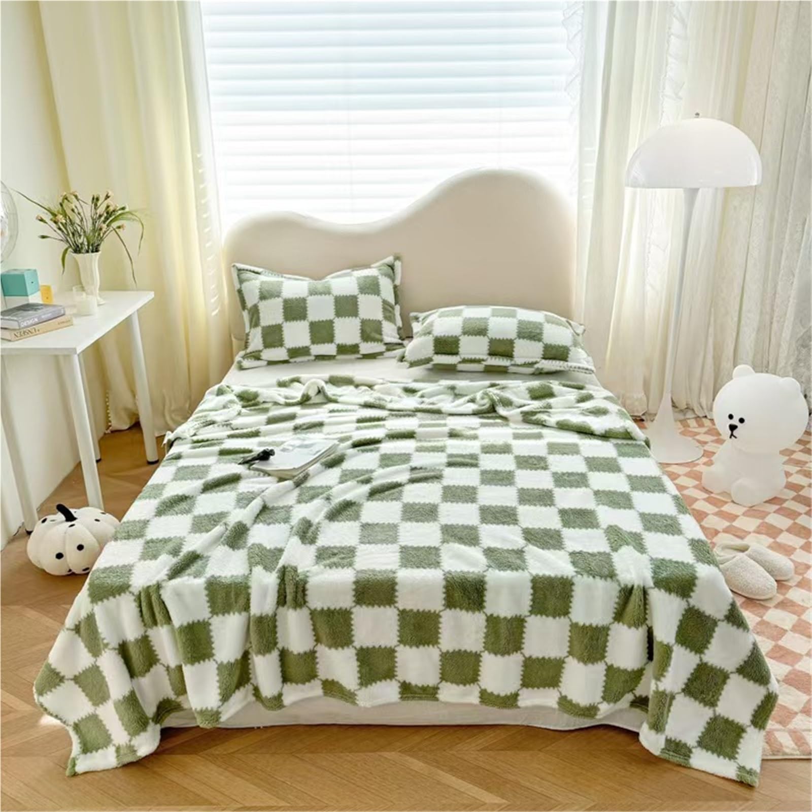 LLiuvcc Cozy Plush Throw Blanket，Nap Blanket，Fluffy Warm Plush Blanket for Bed Sofa Living Room，Suitable for All Seasons(Color1,200x230cm)