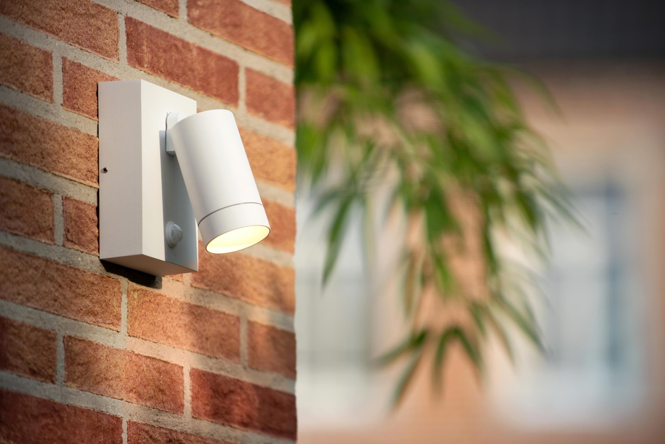 LUCIDE Taylor - Wall Spotlight/Wall Light Indoor/Outdoor - 1xGU10 - IP54 - Motion Sensor - White - Image 3