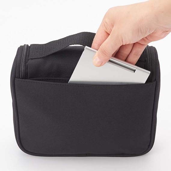 Muji 44904473 Polyester Hanging Toiletry Case, Black, Approx. 6.3 x 7.5 x 2.4 inches 16 x 19 x 6 cm