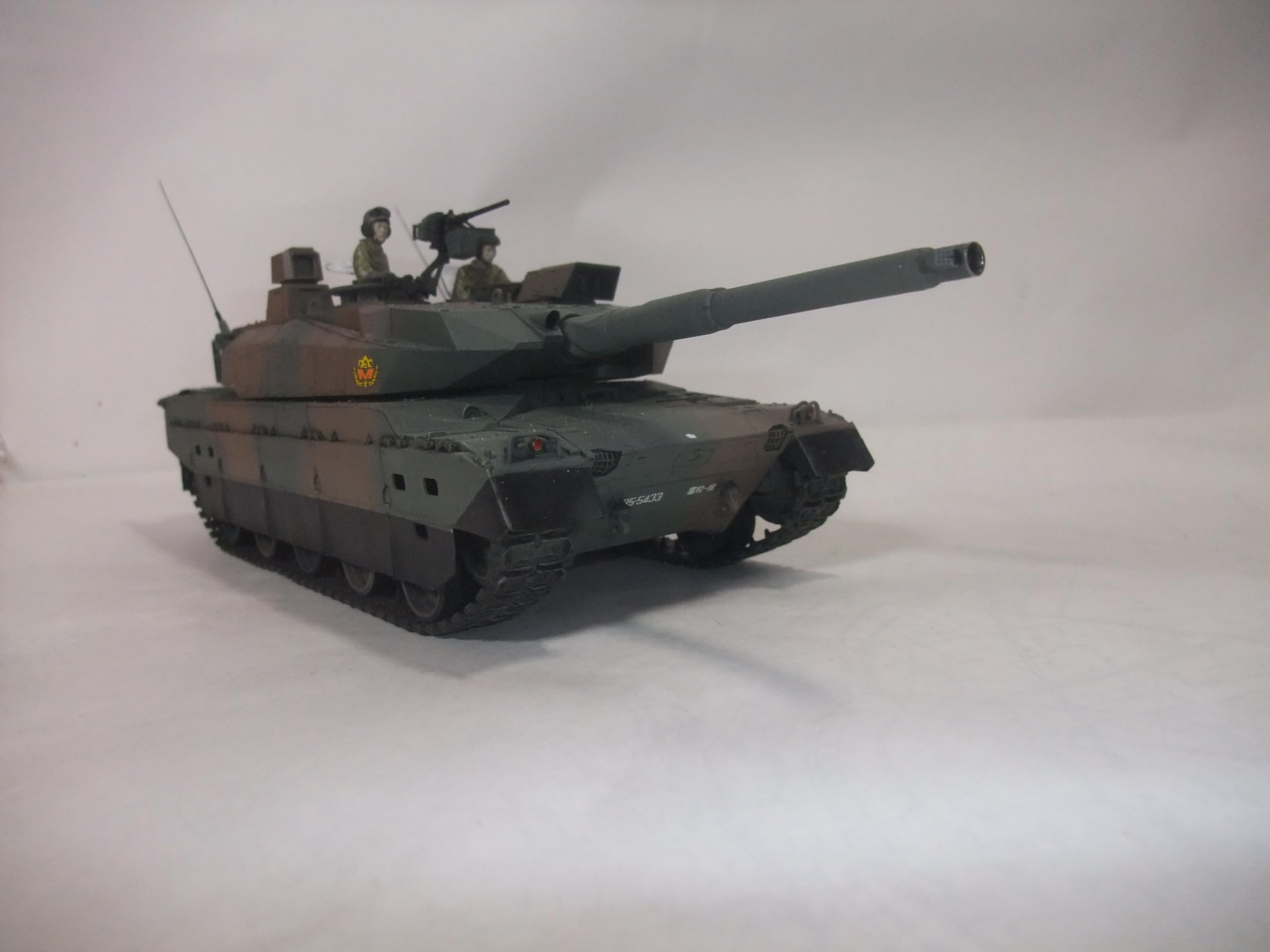 Amazon | 完成品 陸上自衛隊10式戦車 35分の1サイズ | プラモデル