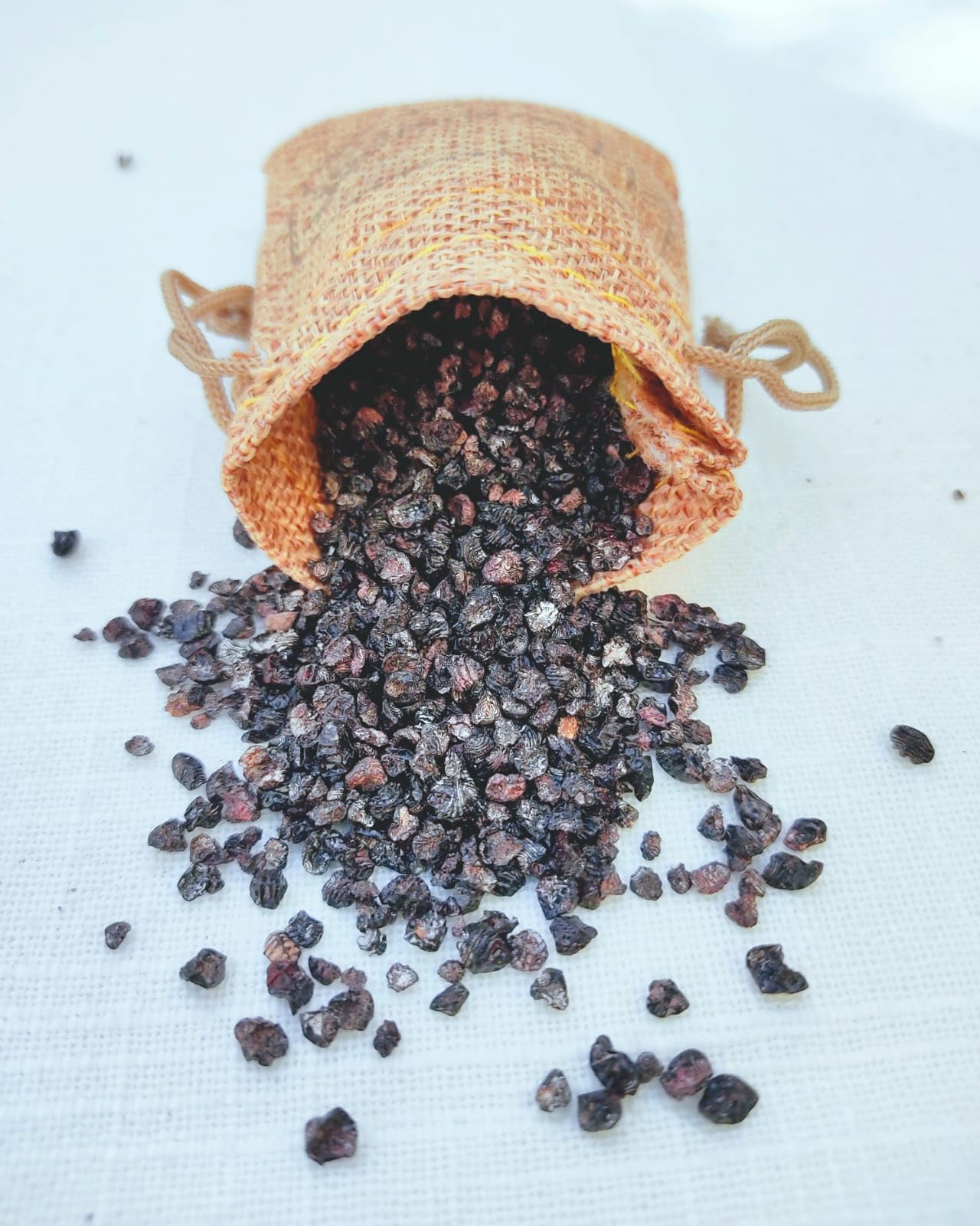 Cochinilla, Tinte Natural 100% para hilos y fibras naturales. 50gr.