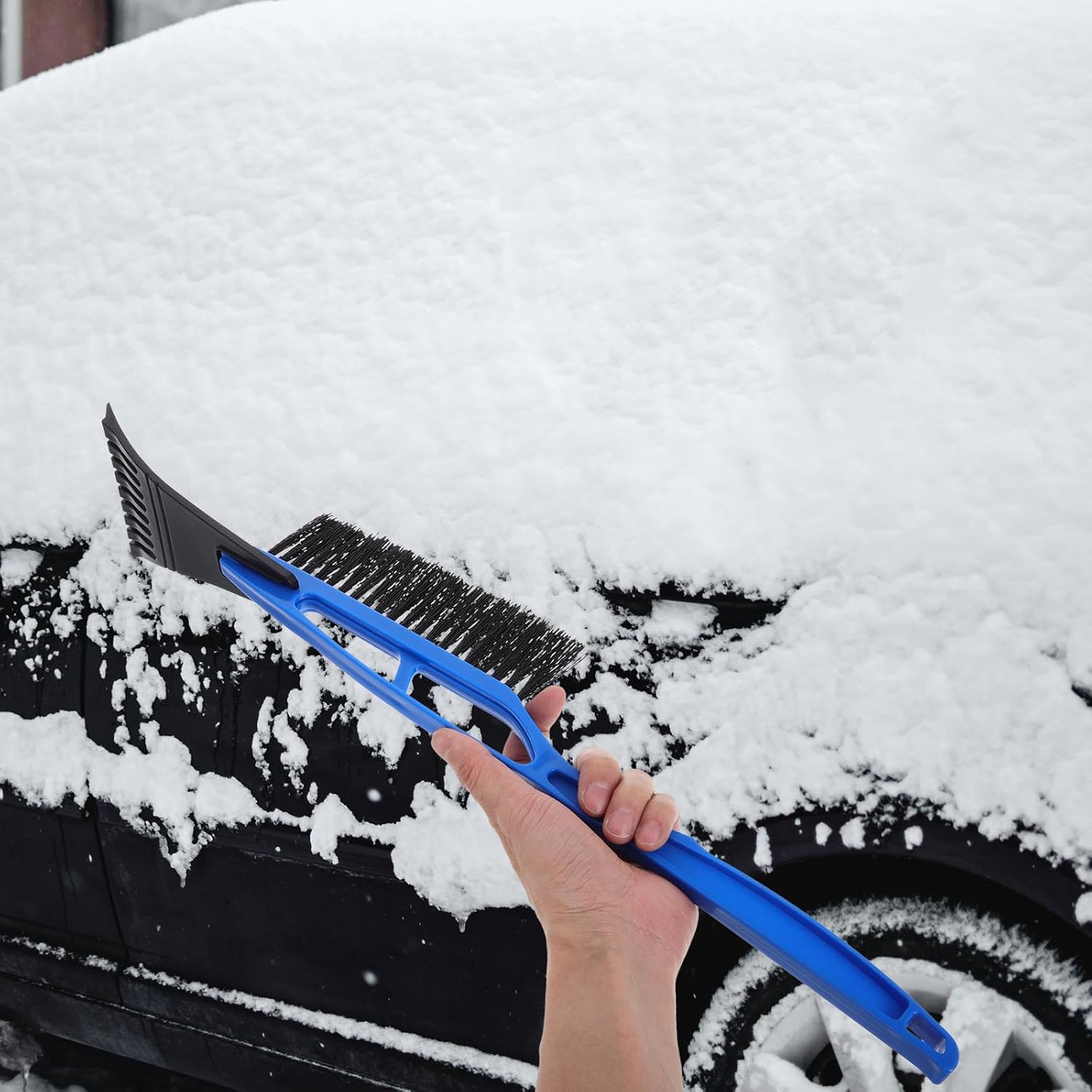 TEHAUX Ice Scraper Brush for Car Windshield with Ergonomic Plastic Handle, Multi-Functional Snow Remover and Ice Scraper for Vehicle Protection, for Winter Driving