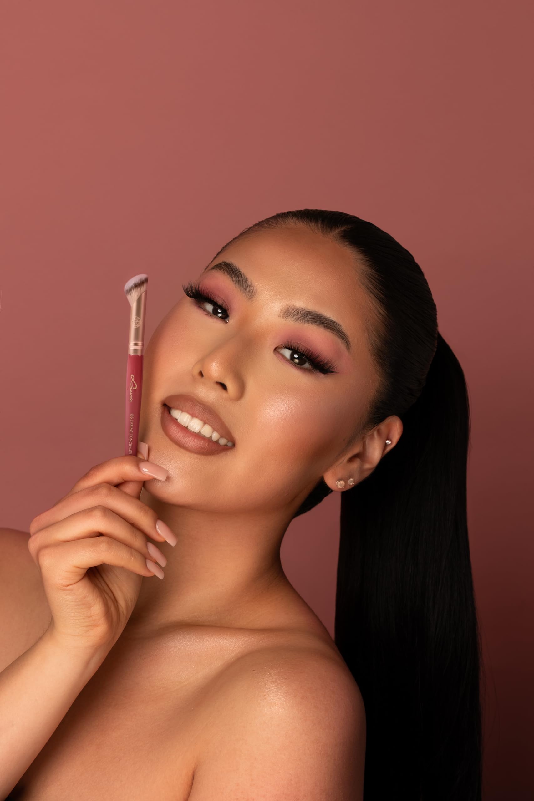 Luvia 14-teiliges Make-up Pinselset - Veganes Kosmetikpinsel Set mit XL Puderpinsel, Schwamm & Blender - Ideal für Anfänger & Profis - Hochwertige Schminkpinsel für Perfektes Make-up