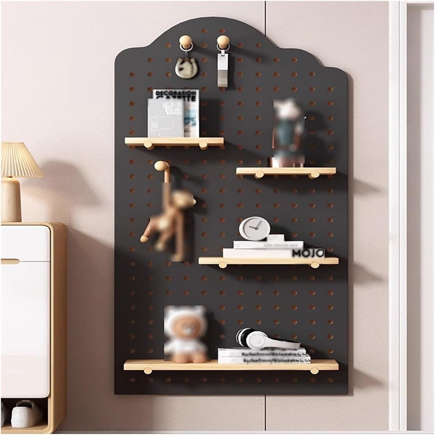 Organisateur mural Pegboard noir et bois pour une cuisine ou un bureau rangé